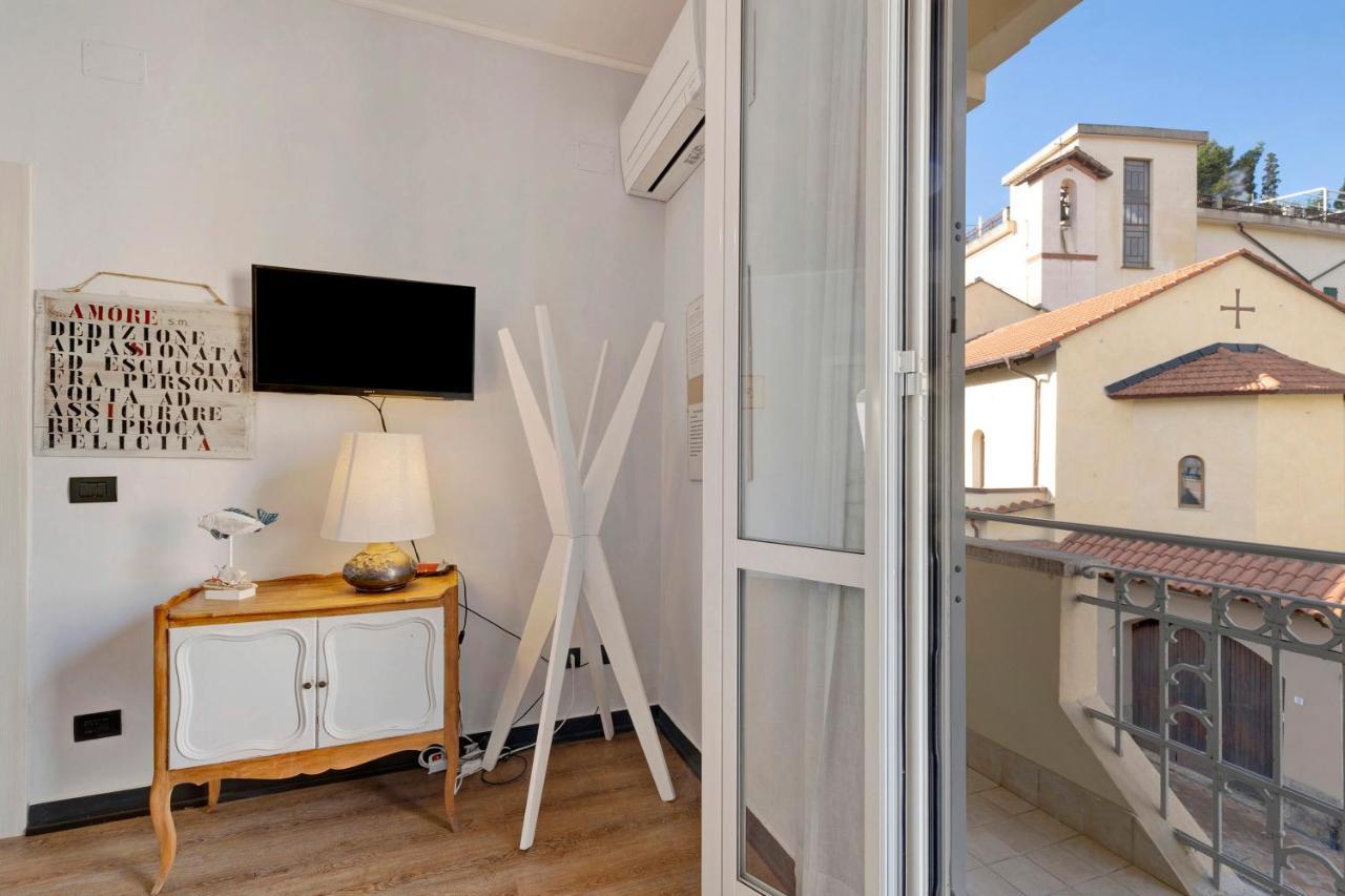 4 Passi Mare Apartment Finale Ligure Bagian luar foto