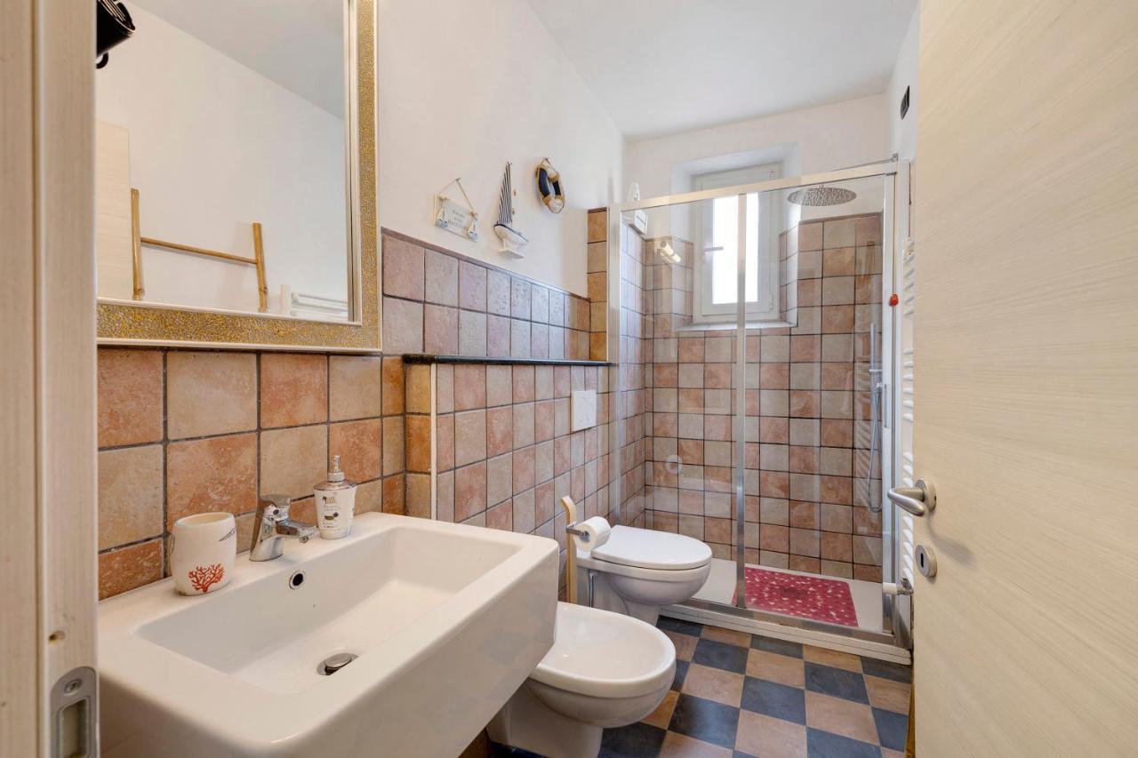 4 Passi Mare Apartment Finale Ligure Bagian luar foto
